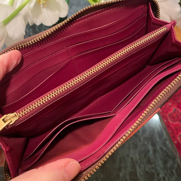 Coach Signature C Brown & Tan Leather Wallet - Picture 8 of 9